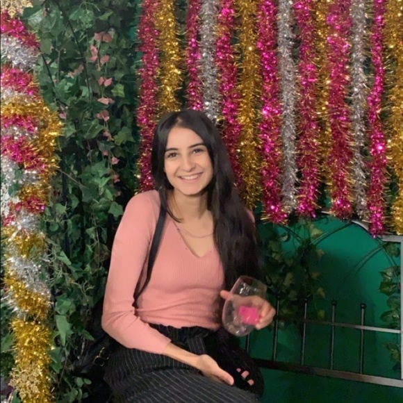 Meet your Posher, Anila - Picture 1 of 1